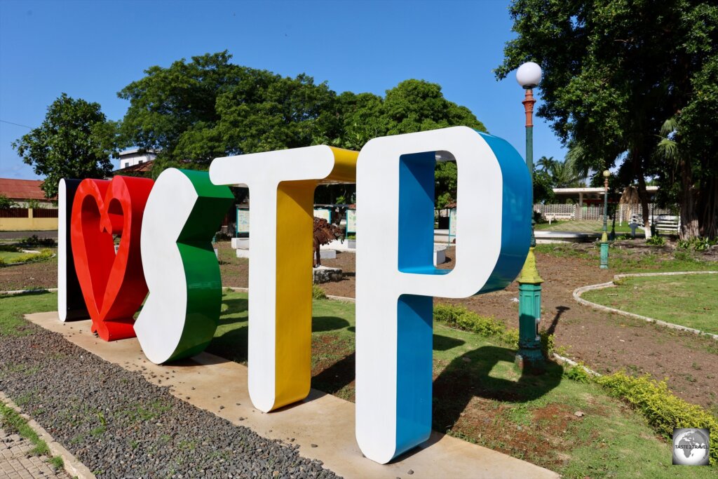 A park in downtown São Tomé.