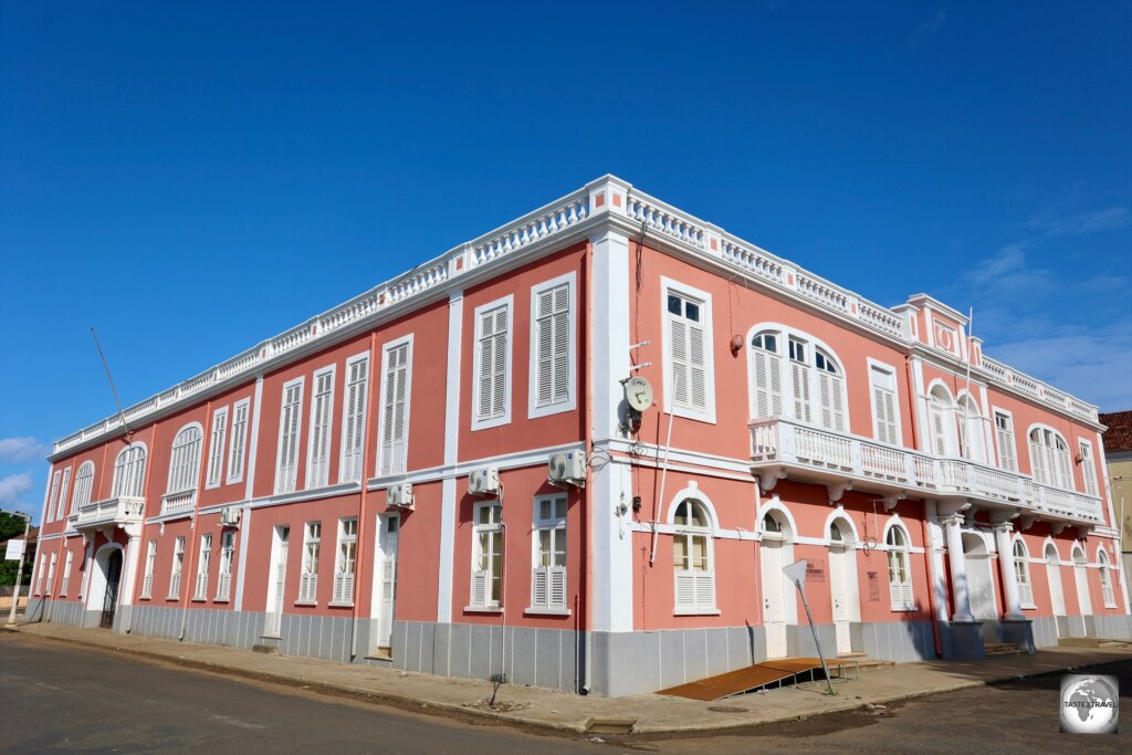 Downtown São Tomé features many fine examples of Portuguese colonial-era architecture.