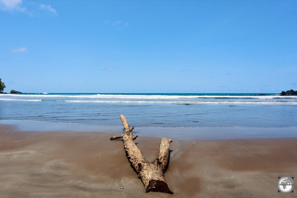 Praia das Sete Ondas (Seven Waves Beach) is named after its sets of perfect surfing waves.