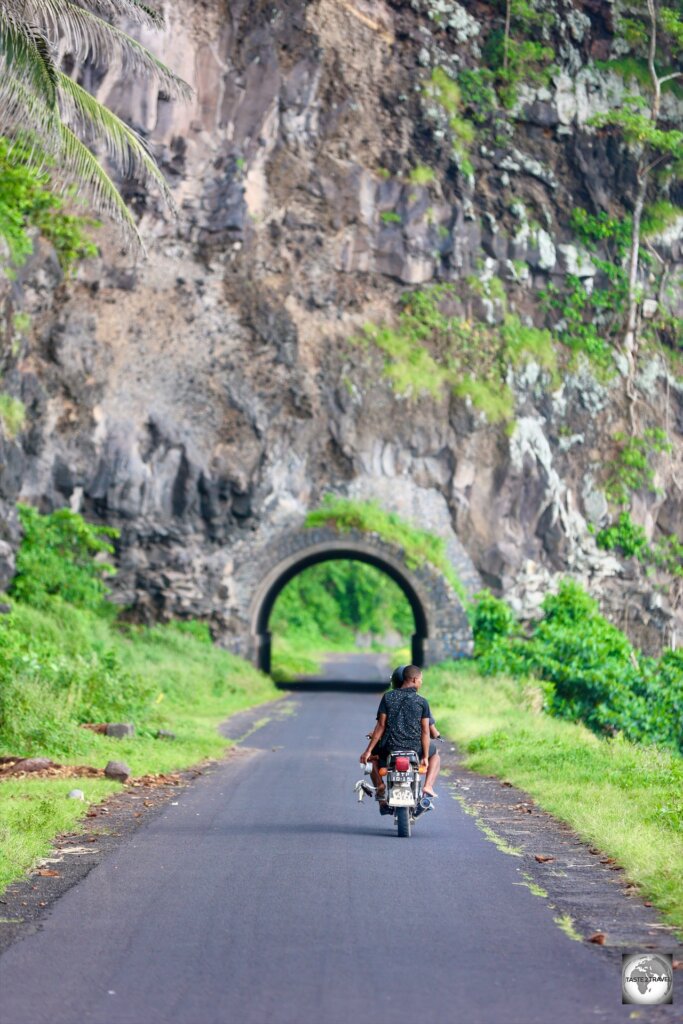 Built by the Portuguese, the 20-metre long Santa Catarina Tunnel is the only road tunnel on São Tomé and Príncipe.