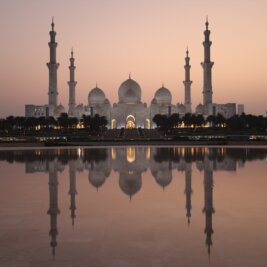 Sheikh Zayed Grand Mosque in Abu Dhabi