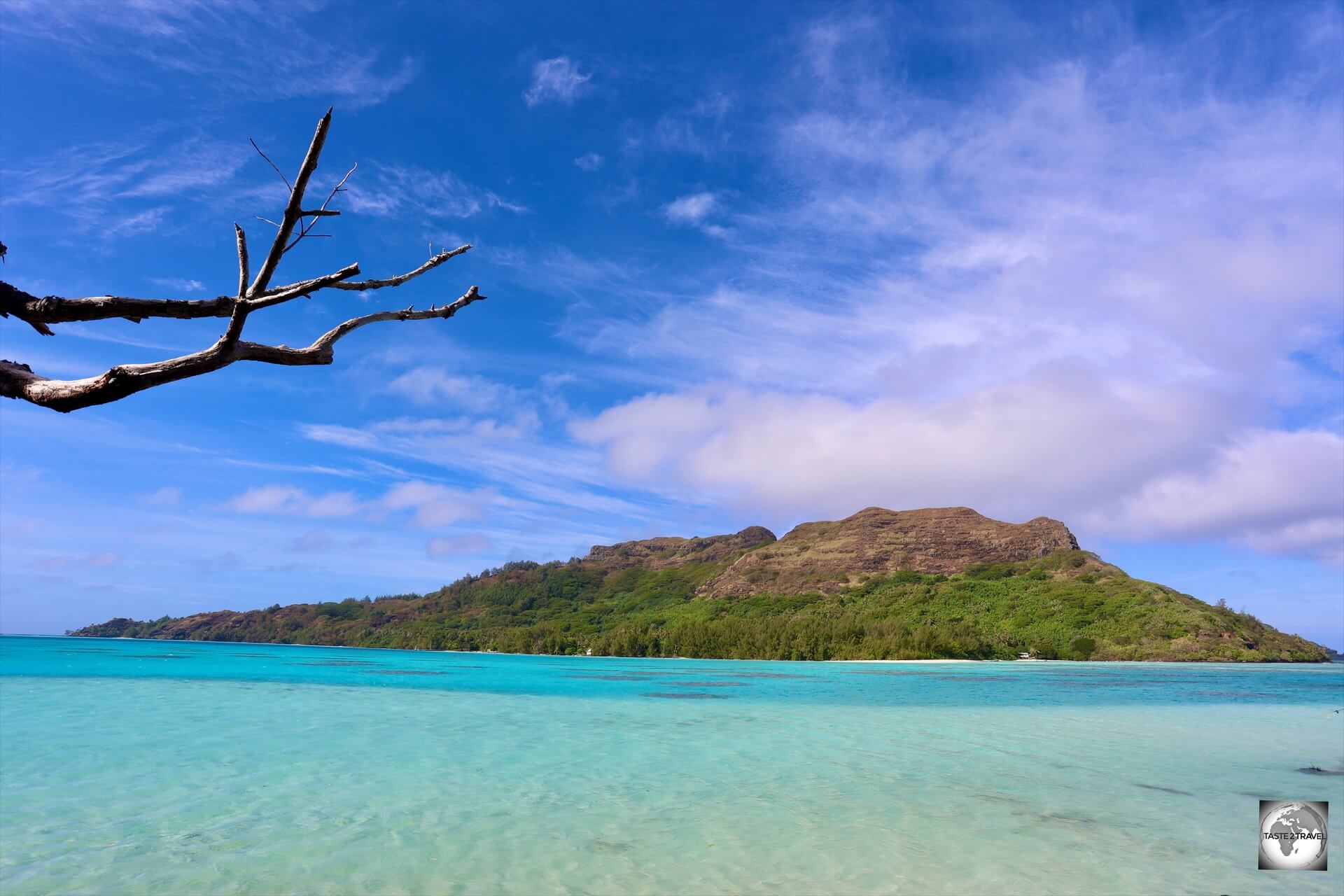 A view of Akamaru Island from Mekiro Islet. 