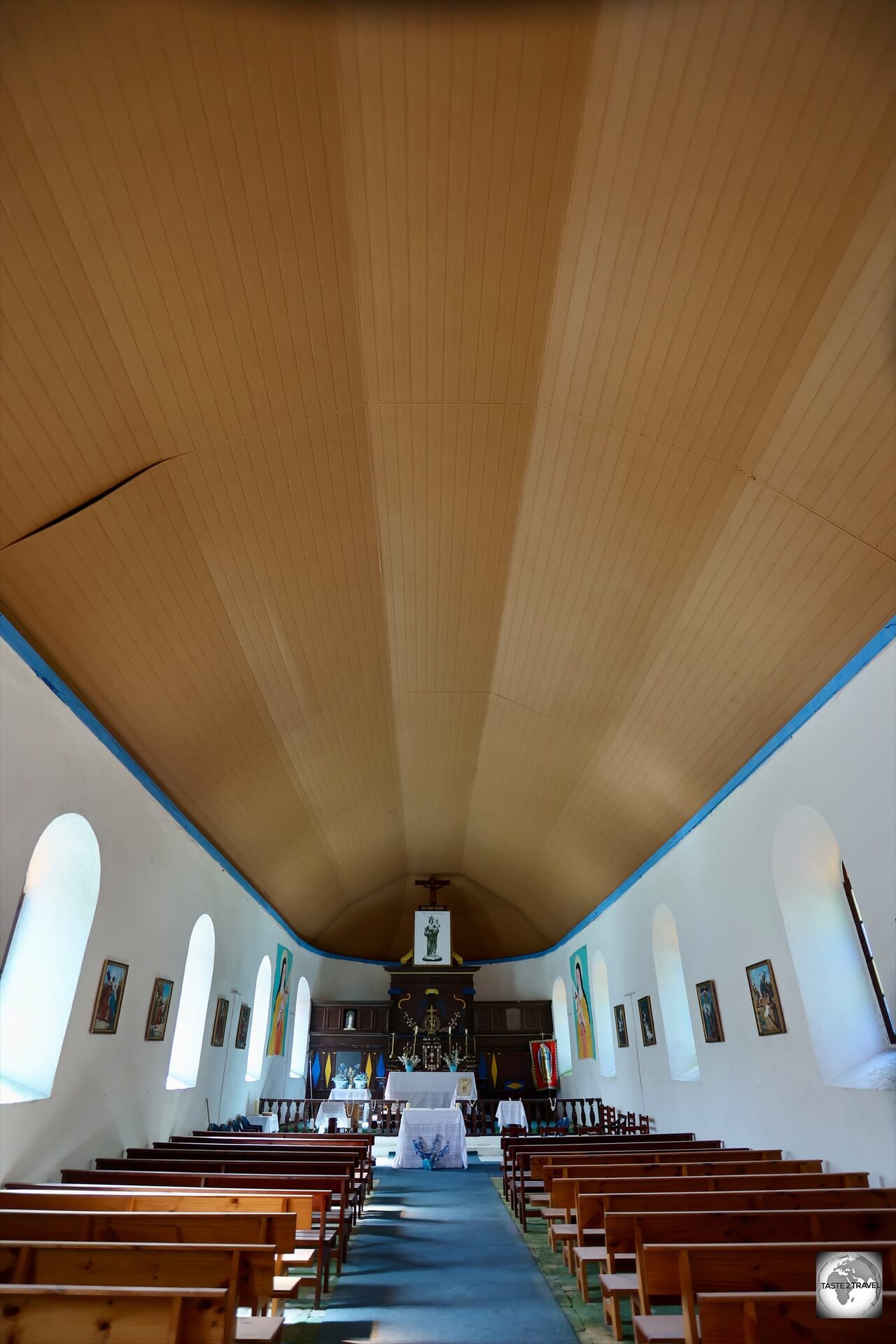 Like other churches in the Pacific region, the ceiling of <i>Notre-Dame de la Paix</i> resembles an upturned boat.