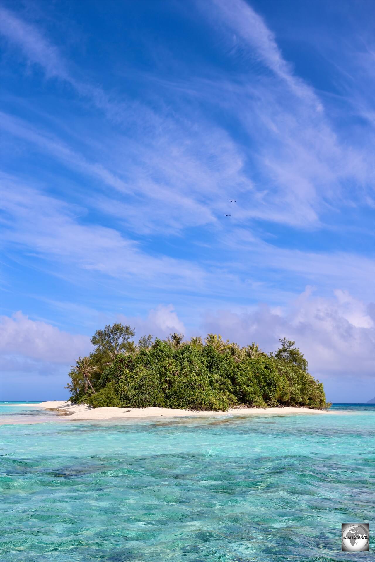 A view of Motu Tauna (Bird Island) - paradise found!