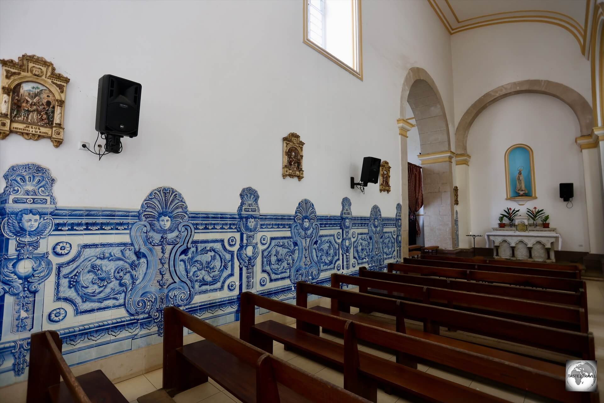 The walls of the cathedral are lined with Azulejo a form of Portuguese painted tin-glazed ceramic tilework.