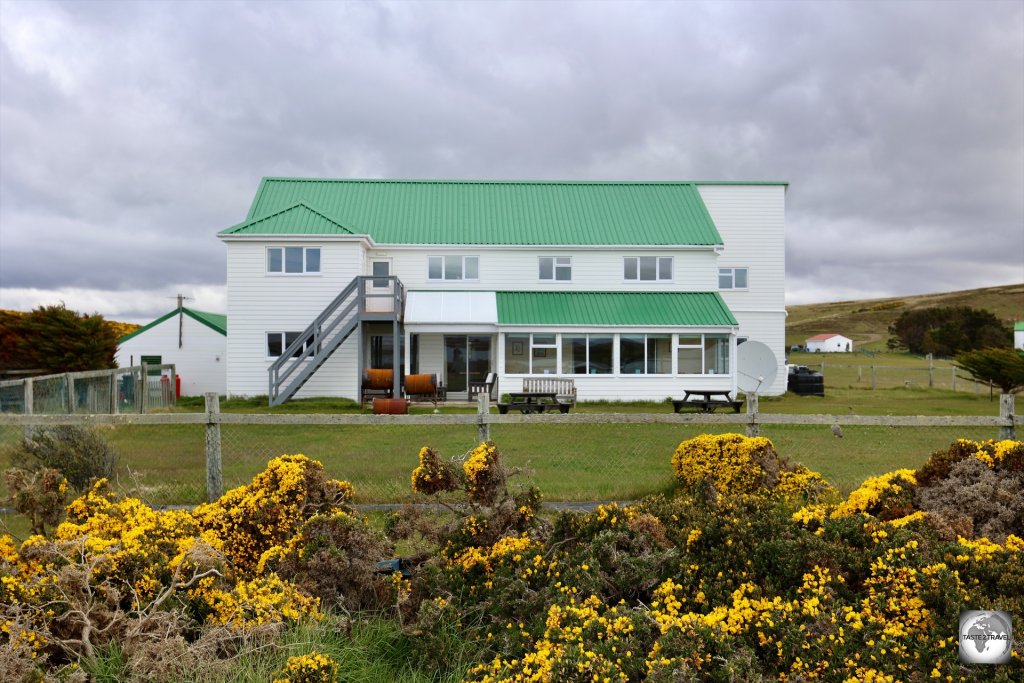 Darwin House Lodge offers six cosy rooms in the Falklands countryside.