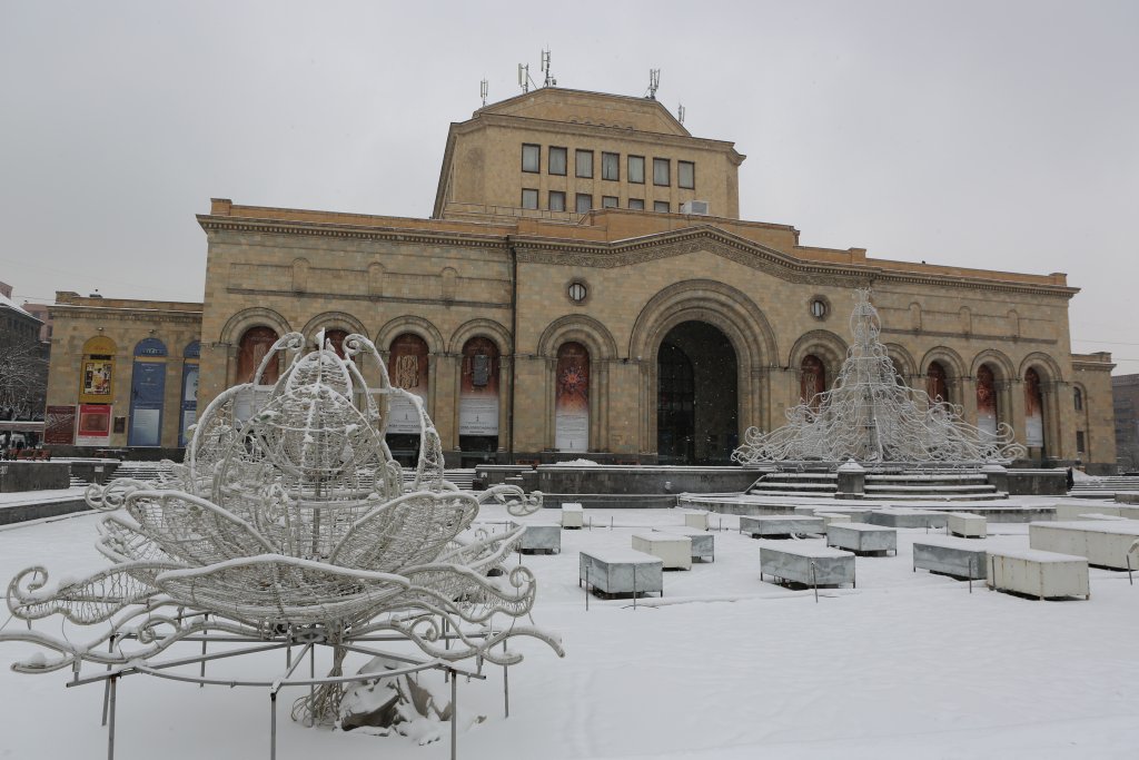 Located on Republic Square, the Museums Building houses the History Museum of Armenia and the National Gallery of Armenia.