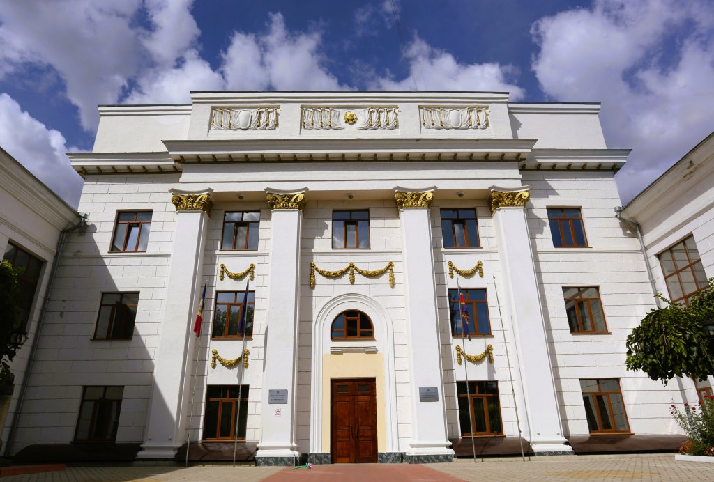 Located in the former Soviet Army House of Officers in Chișinău, the Military Museum of Moldova exhibits the history of Moldova's military.