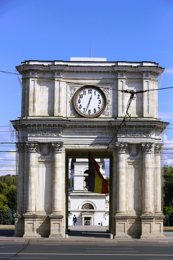 Built in 1840 to commemorate the victory of the Russian Empire over the Ottoman Empire, the Triumphal Arch is situated in Central Chișinău.