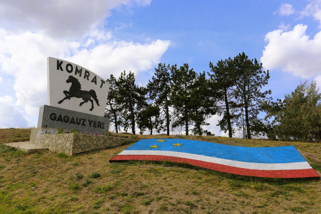 Komrat is the capital of Gagauzia which is home to a small population of Gagauz people, a Turkic-speaking, primarily Orthodox Christian ethnic group.