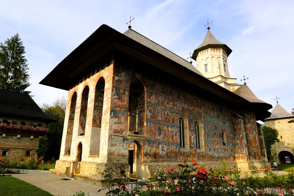 The Monastery of Moldovița was built in 1532 by Petru Rareș, who was Stephen III of Moldavia's illegitimate son. It was founded as a protective barrier against the Muslim Ottoman conquerors from the East.