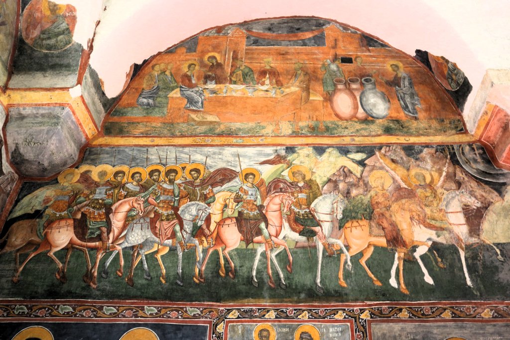 The most remarkable fresco inside the Patrauti Church is the one entitled the Cavalcade of the Holy Cross, with its procession of 16 saints mounted on horses following Emperor Constantine the Great.