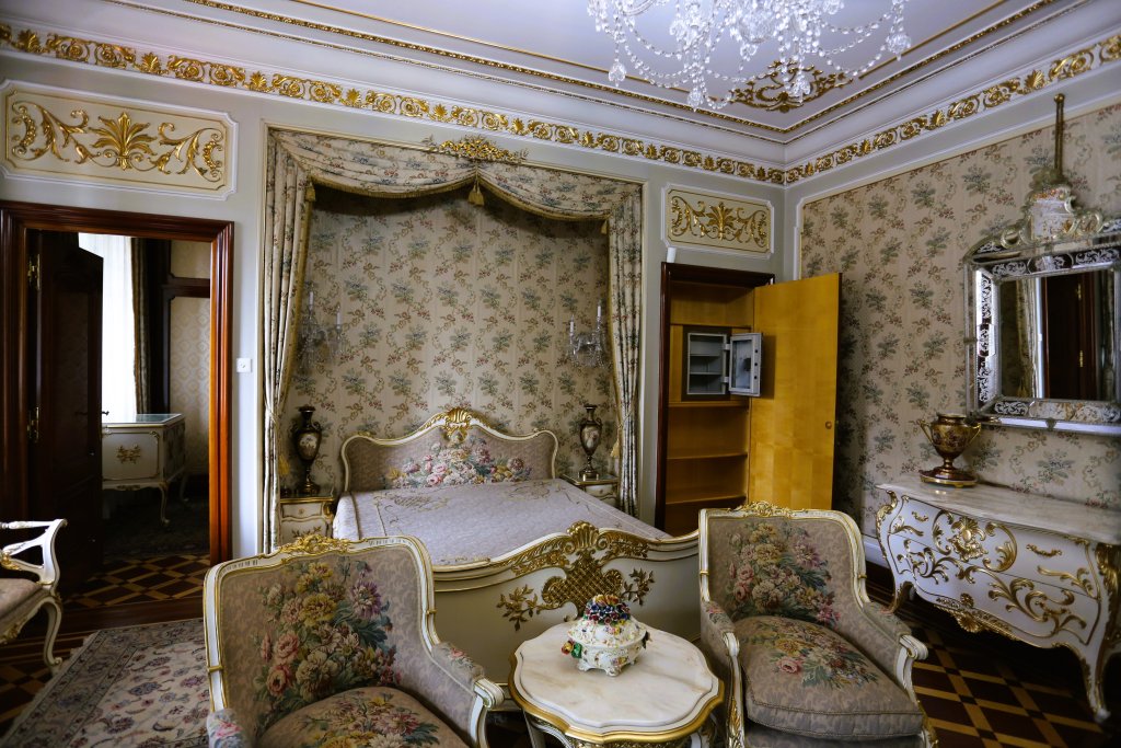 No shortage of kitsch at the Summer Palace in Bucharest.
