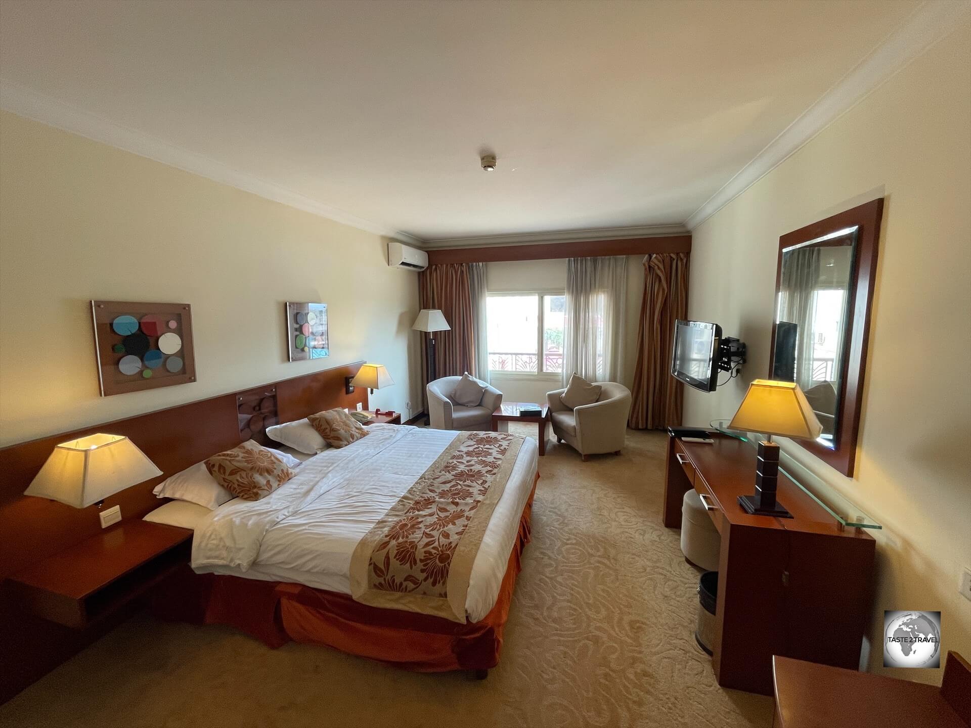 Although it was inaugurated in 2012, the rooms at the Ledger Plaza Bangui, which cost €210 per night, are already dated.
