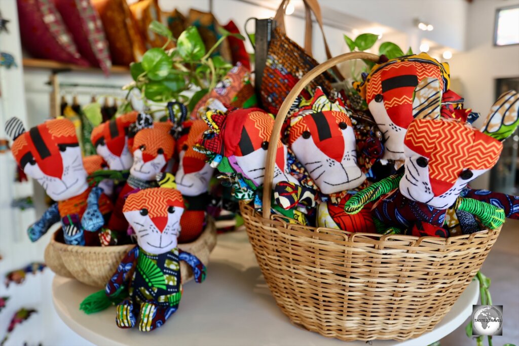 The Ndara Boutique in Bangui sells a range of beautiful, hand-made, gifts all of which are made by the Ndara artisans.