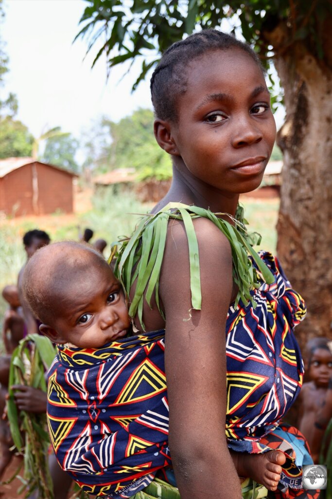 An Aka Pygmy mother and child.