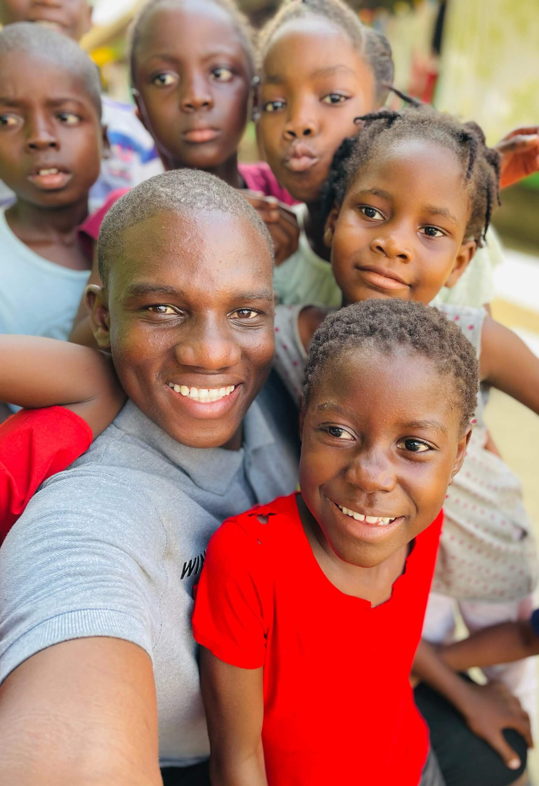 Windell King, the co-founder of "Four Hunger", is passionate about helping the poor of Liberia. 