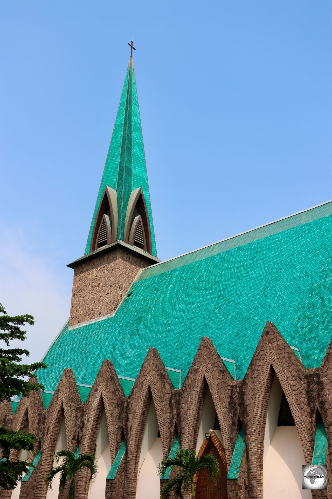 Evoking the emerald-coloured rainforest which surrounds Brazzaville, the roof of St Anne's is covered with 240,000 green glazed tiles.