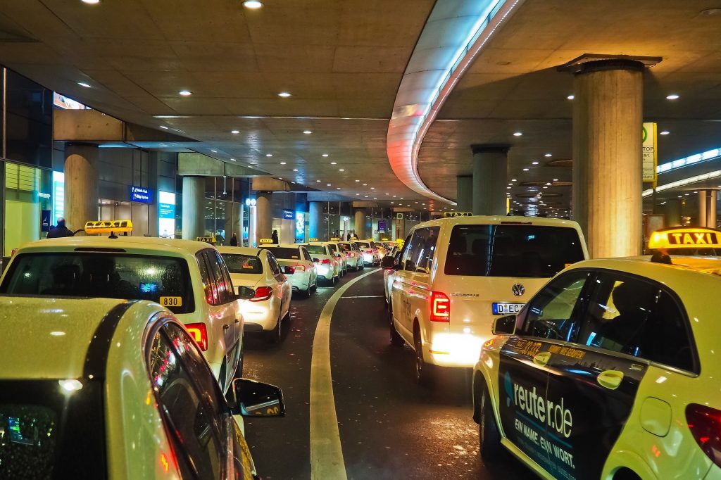 Book airport taxis online 24/7 | Taxi Online International