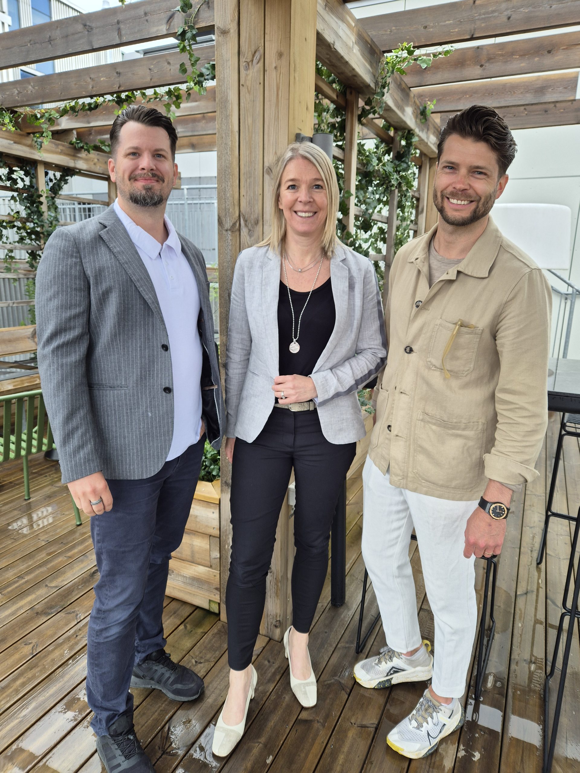 Från vänster: Mikael Häggbom, CS+, Tobias Johansson, TAYO & Jenny Gorner, VD CS+.