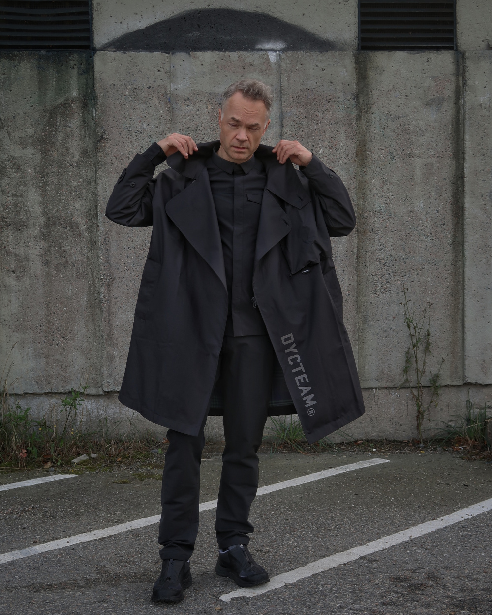 Future Noir: DYC Team Trench Coat reviewed | TCHWR