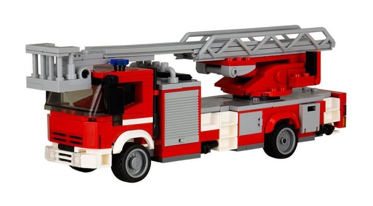 Wóz strażacki 150 E28 DL BlueBrixx z klocków kompatybilnych z LEGO