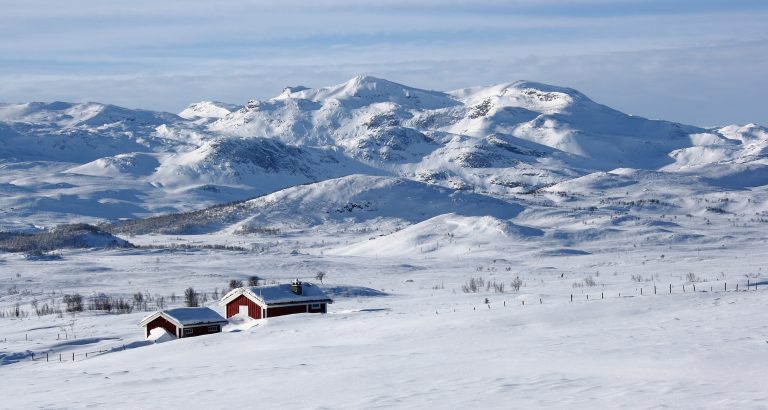 Norway-cabin snow mountain teambuild