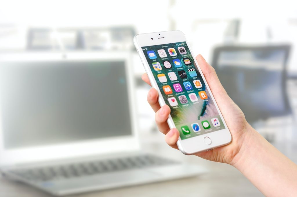How to Use Mobile Apps to Manage Your Personal Finances