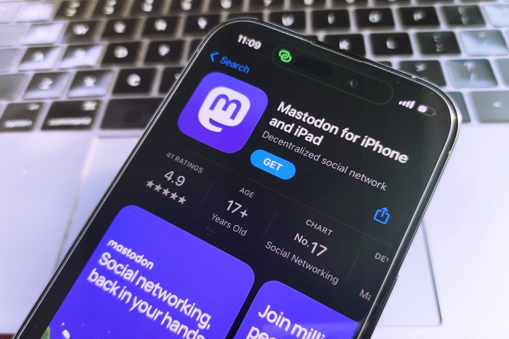 Mastodon app listed on the App Store.