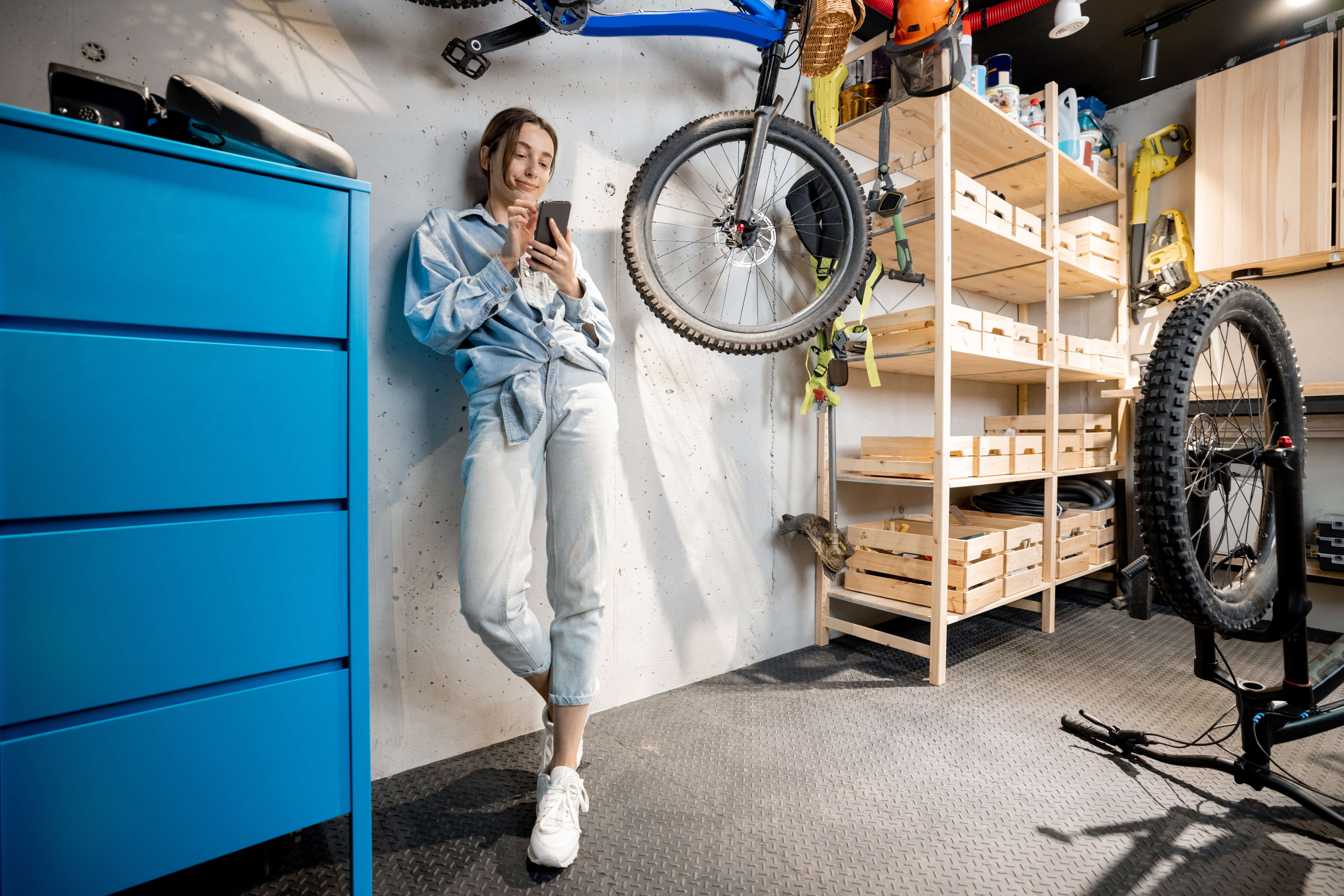 What Materials are the Best for Garage Storage?