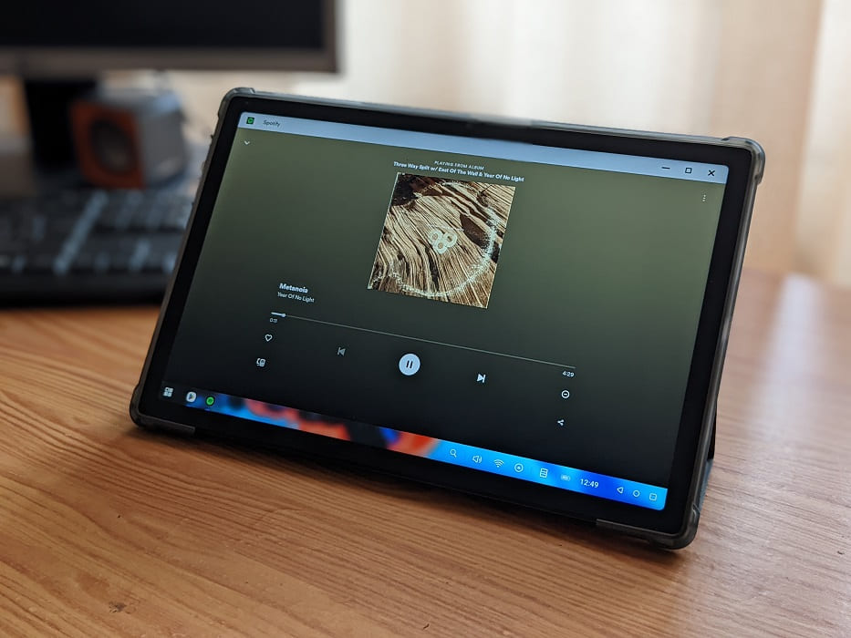 Streaming music on the Blackview Tab 15 tablet.