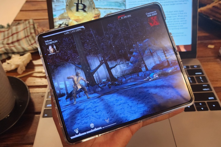 Samsung Galaxy Z Fold 4 mortal kombat