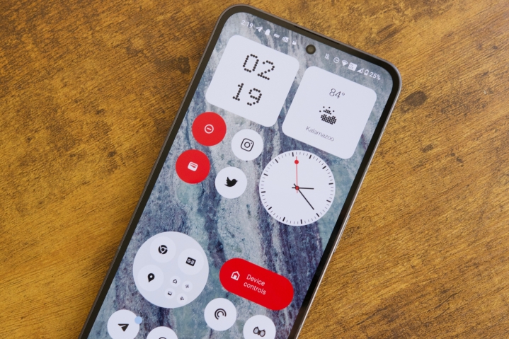 Nothing OS 2.0 on the Nothing Phone 2.