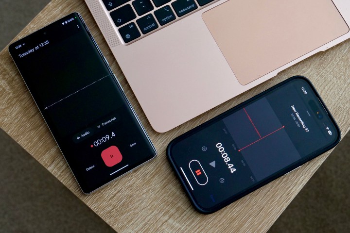 The iPhone 14 Pro and Google Pixel 7 Pro's voice recording apps running together.