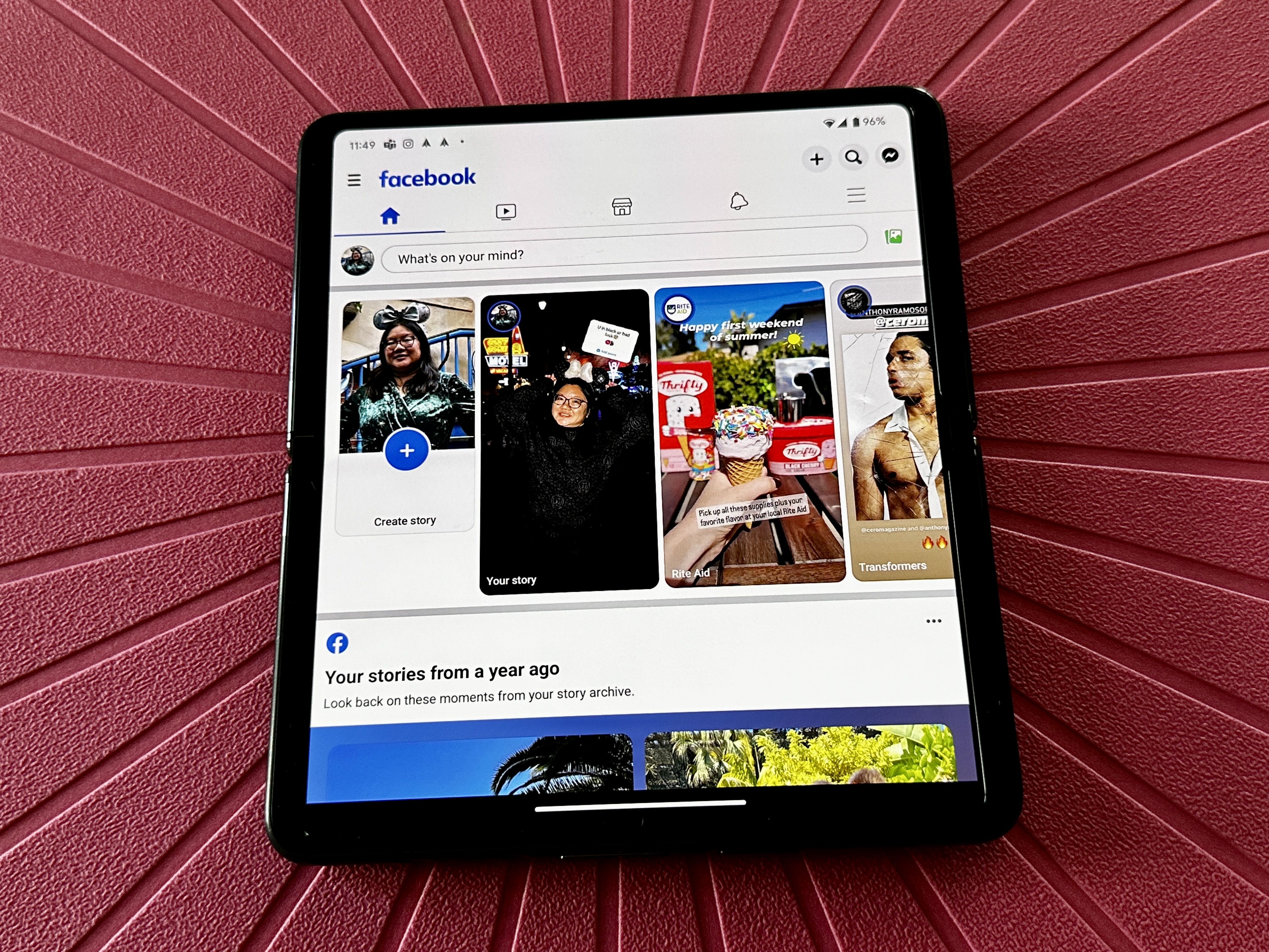 Google Pixel Fold in Obsidian with Facebook filled screen after rotating.