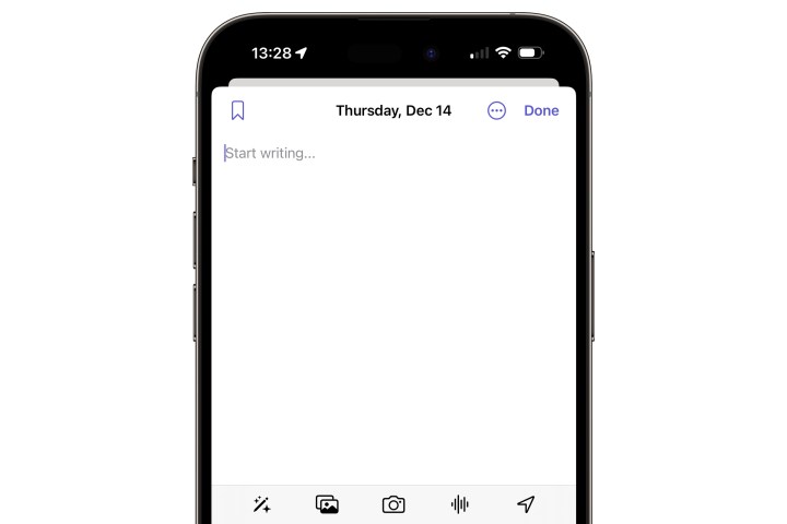 Blank new entry in iOS 17.2 Journal app.