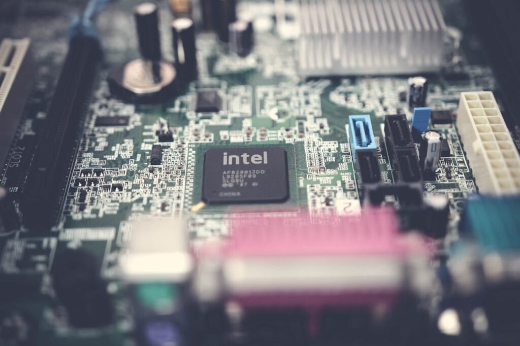 AMD vs. Intel- What's Better for Gaming in 2024?