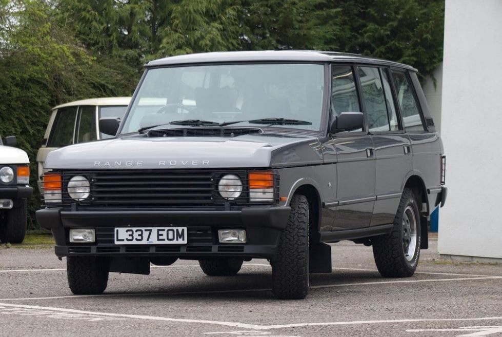 A retro Range Rover has gone up for sale for an eye-watering price