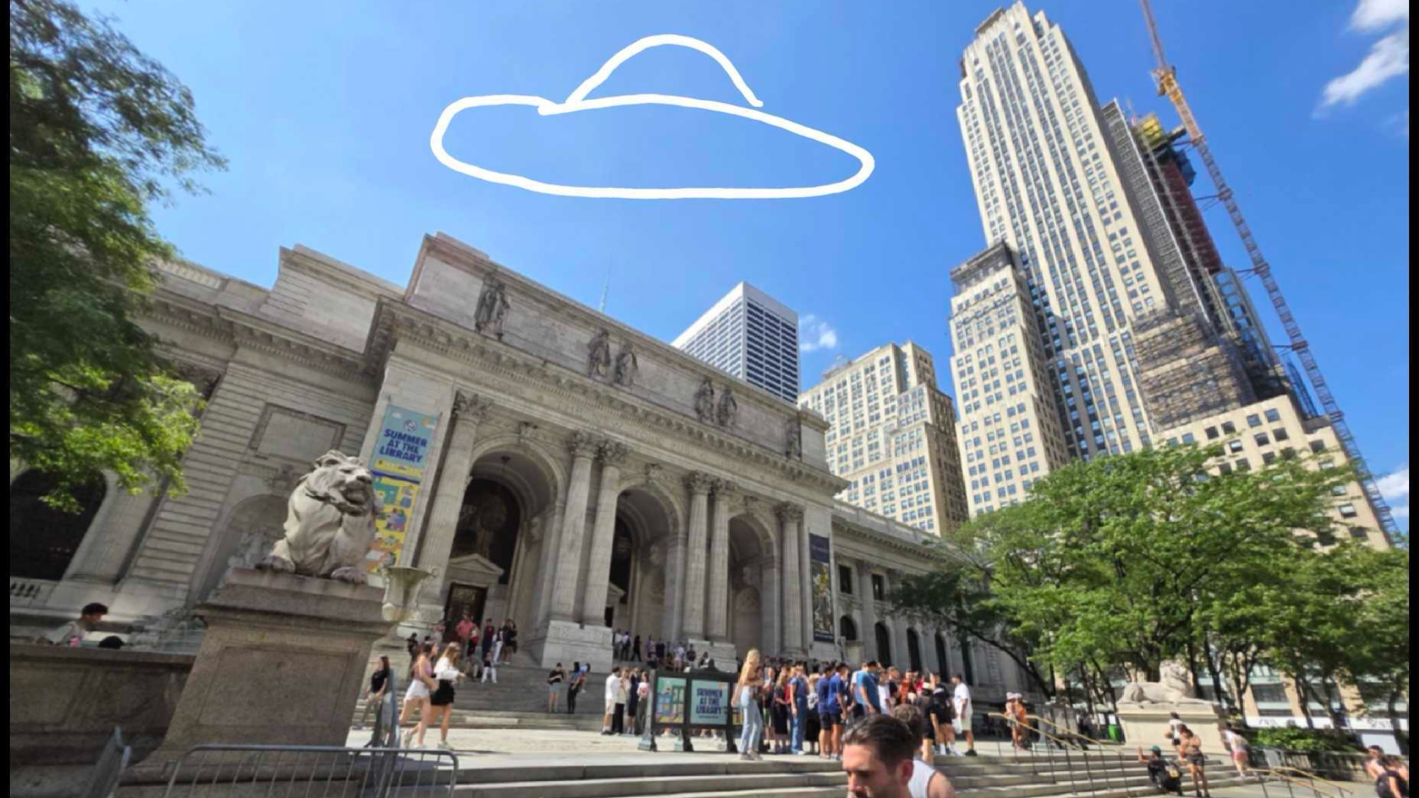 Galaxy Z Fold 6 Sketch to Image feature showing UFO in front of New York Public Library