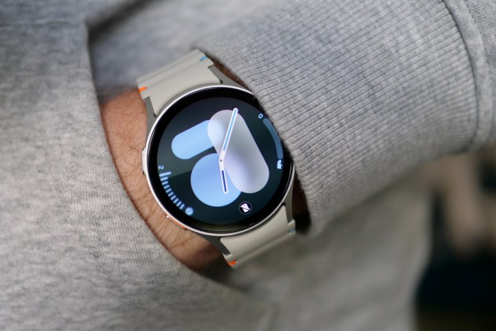 A person wearing the 44mm Samsung Galaxy Watch 7.