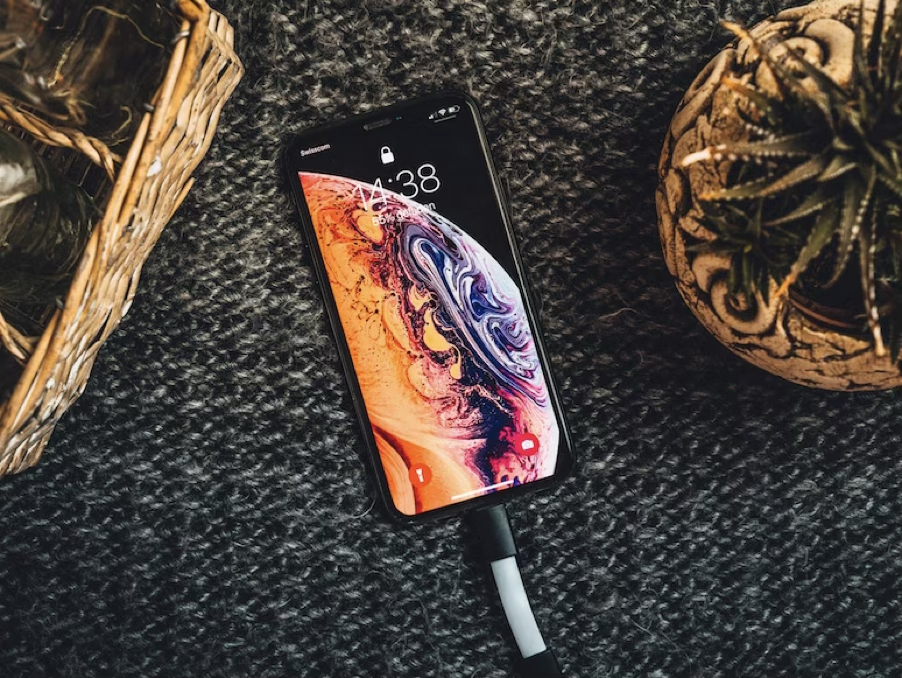How to Customize the iPhone Lock Screen Using a Clip or GIF