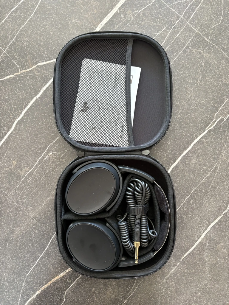 Sennheiser HD 480 PRO Plus anmeldelse: Lukket studiehovedtelefon med seriøs kontrol 4 IMG_8583