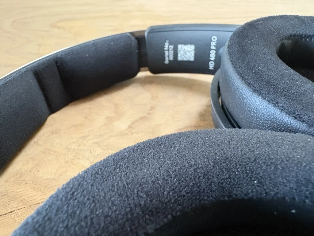 Sennheiser HD 480 PRO Plus anmeldelse: Lukket studiehovedtelefon med seriøs kontrol 6 IMG_8971
