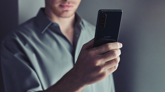 Sony Xperia 5 III lanceres i år sammen med den større model, Xperia 1 III. (Foto: Sony)