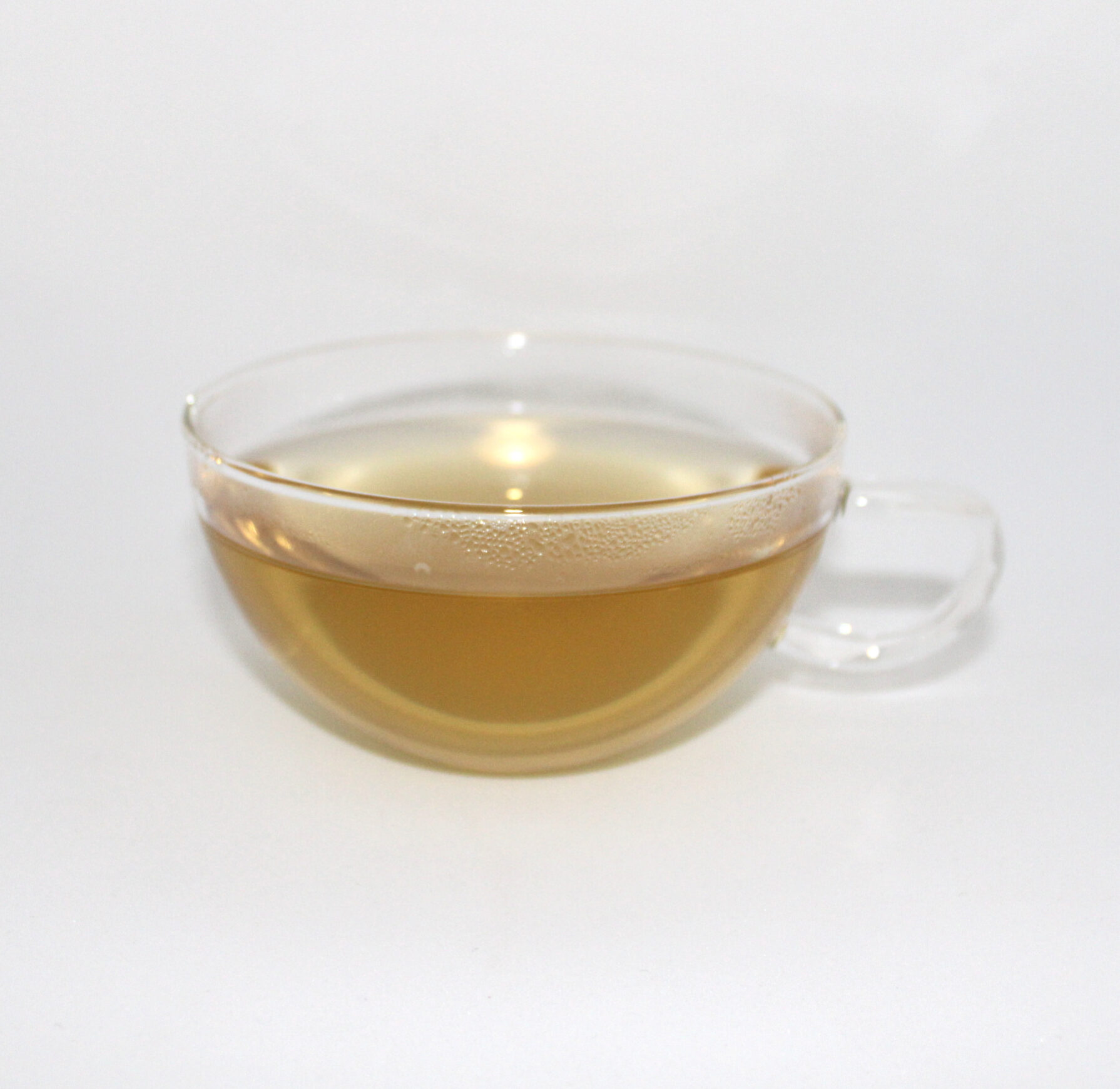 China Pai Mu Tan, Weißer Tee, Bio, Ernte 2025, Provinz Fujian, Hellbraune Tasse, weich-blumig, leicht „brotige“ Note – Bild 2
