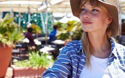 Dans le tourbillon de la vie: « Sous le soleil de tes cheveux blonds »