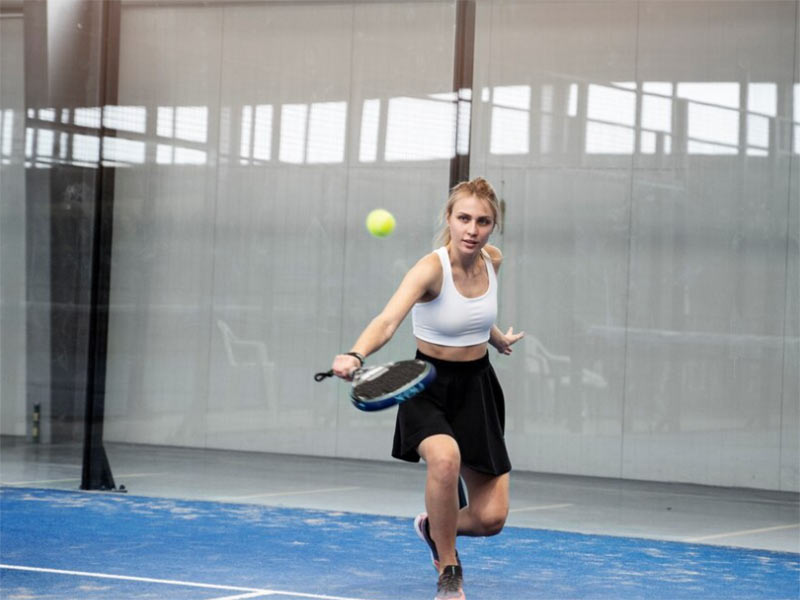 padel indoor vs outdoor