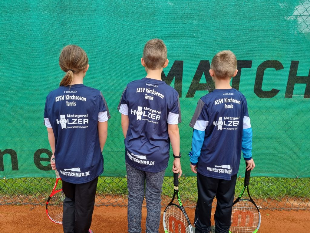Metzgerei Holzer sponsert unsere Tennisjugend