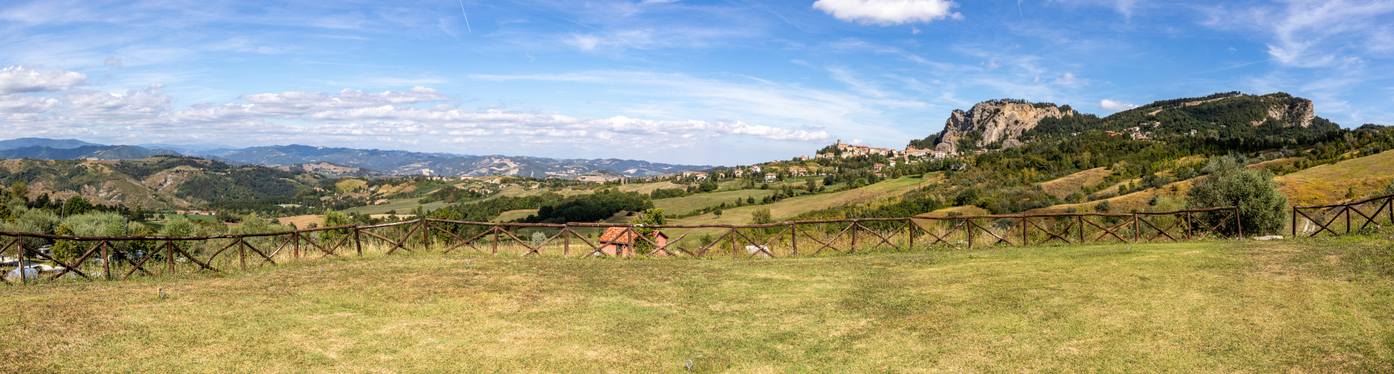 Panorama Tenuta Perticara, Novafeltria, Italia – Tenuta Perticara