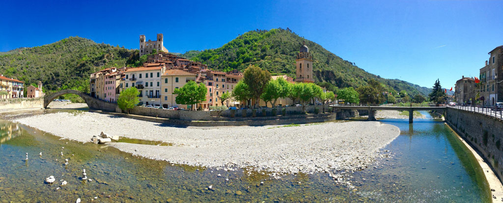 Spring has sprung in Liguria and the mild temperatures invite to enjoy a variety of outdoor activities. In this newsletter you will find plenty of inspiring suggestions to trigger your interest.